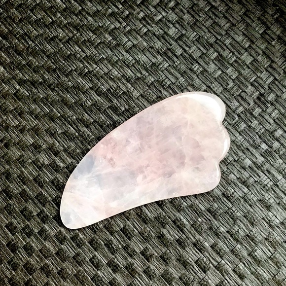 Gua Sha Rose Quartz - Picture 5 of 12